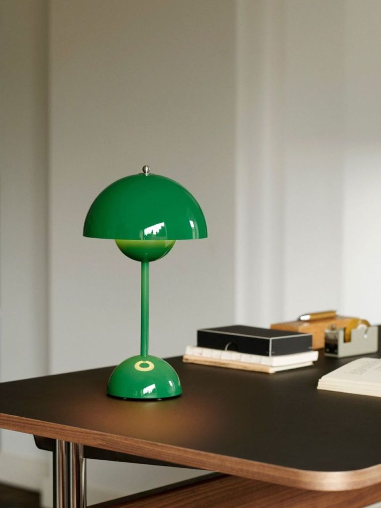 Светильник настольный Flowerpot VP9 Signal Green